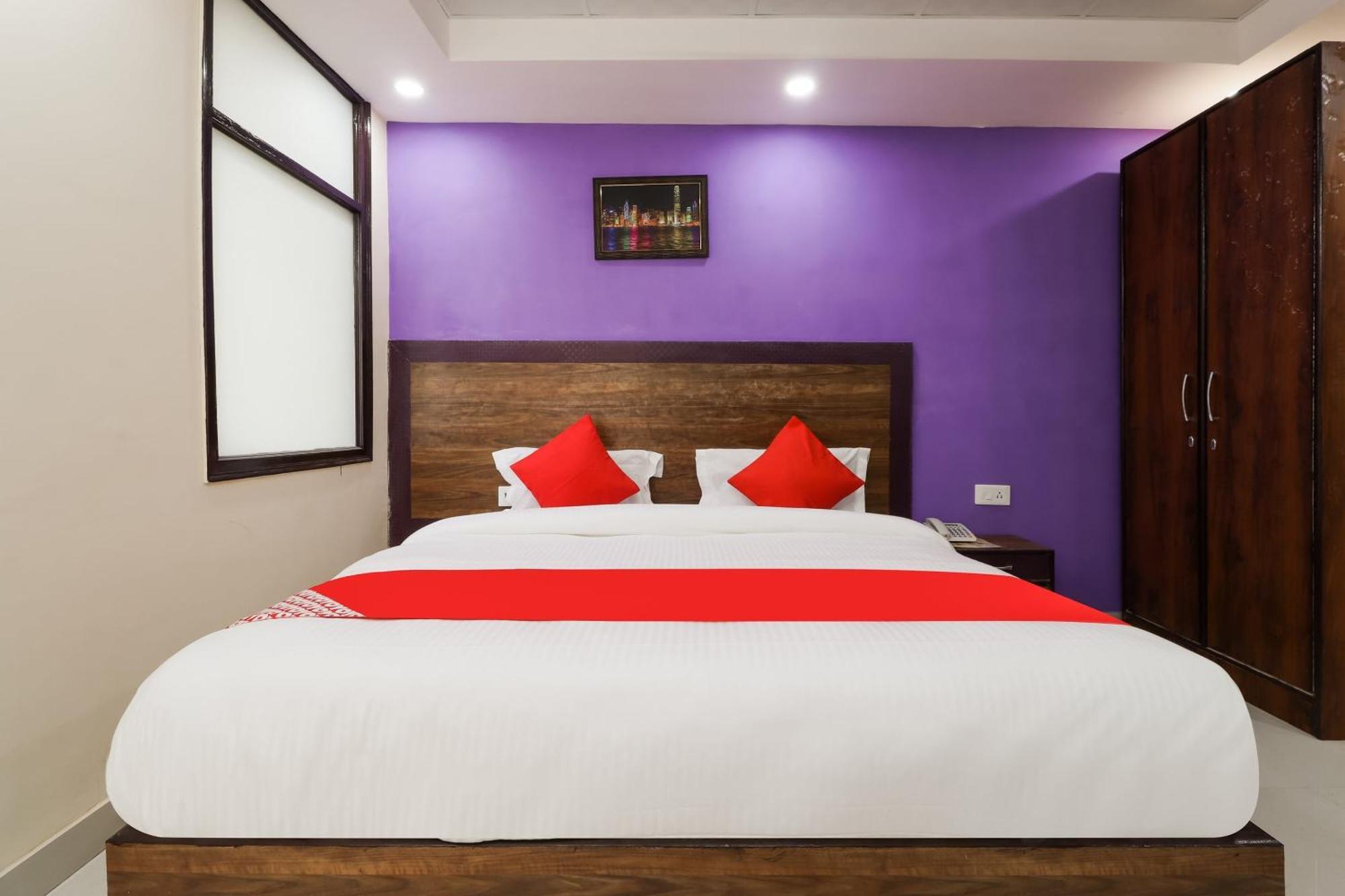 Hotel O Maharaja Gold Нью-Дели Экстерьер фото